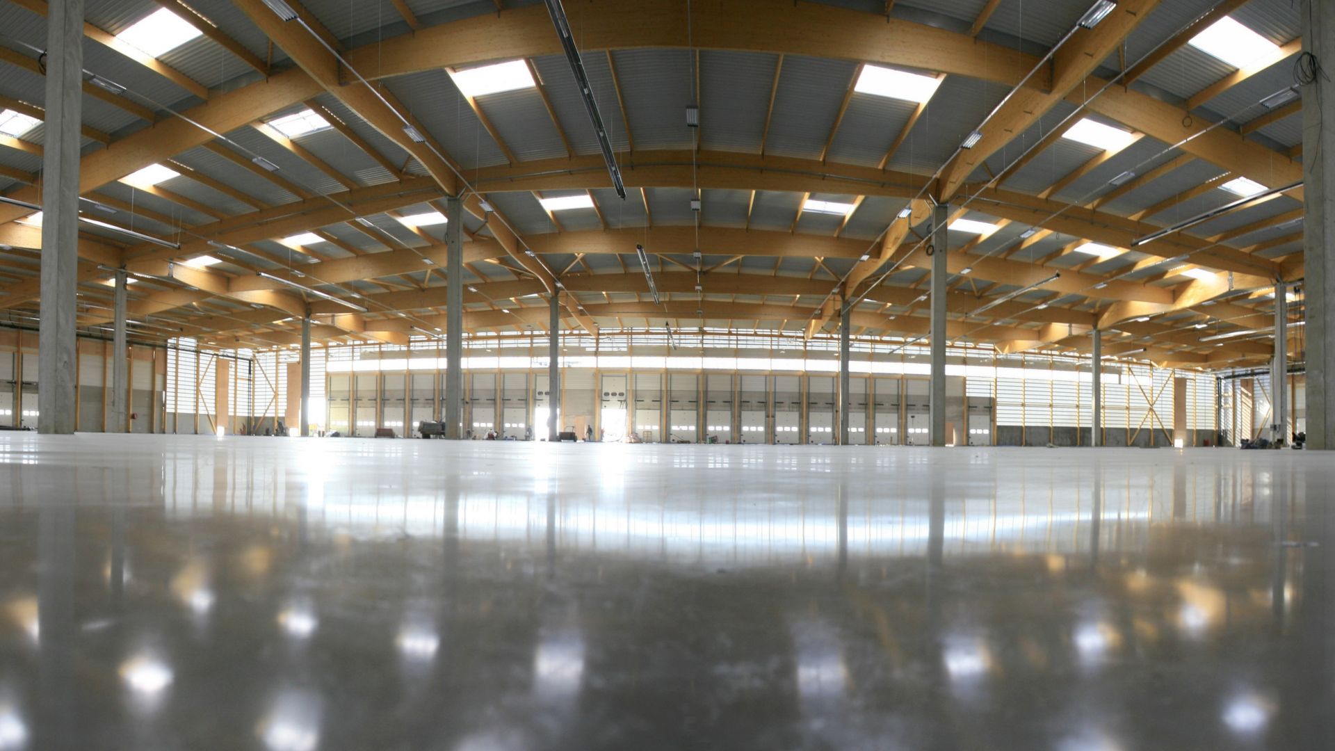 02-at-concrete-floor-warehouse