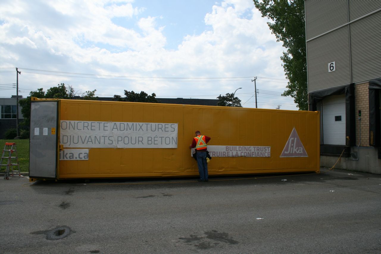 锡卡黄色卡车混合