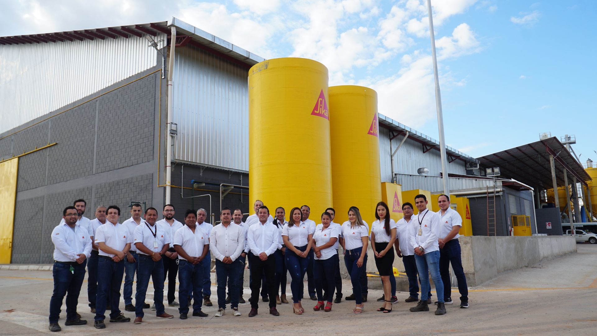 Grupo de empleados de Sika Bolivia