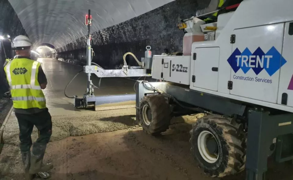 Trent S22 EZ installing specialist concrete slab at Catesby Tunnel