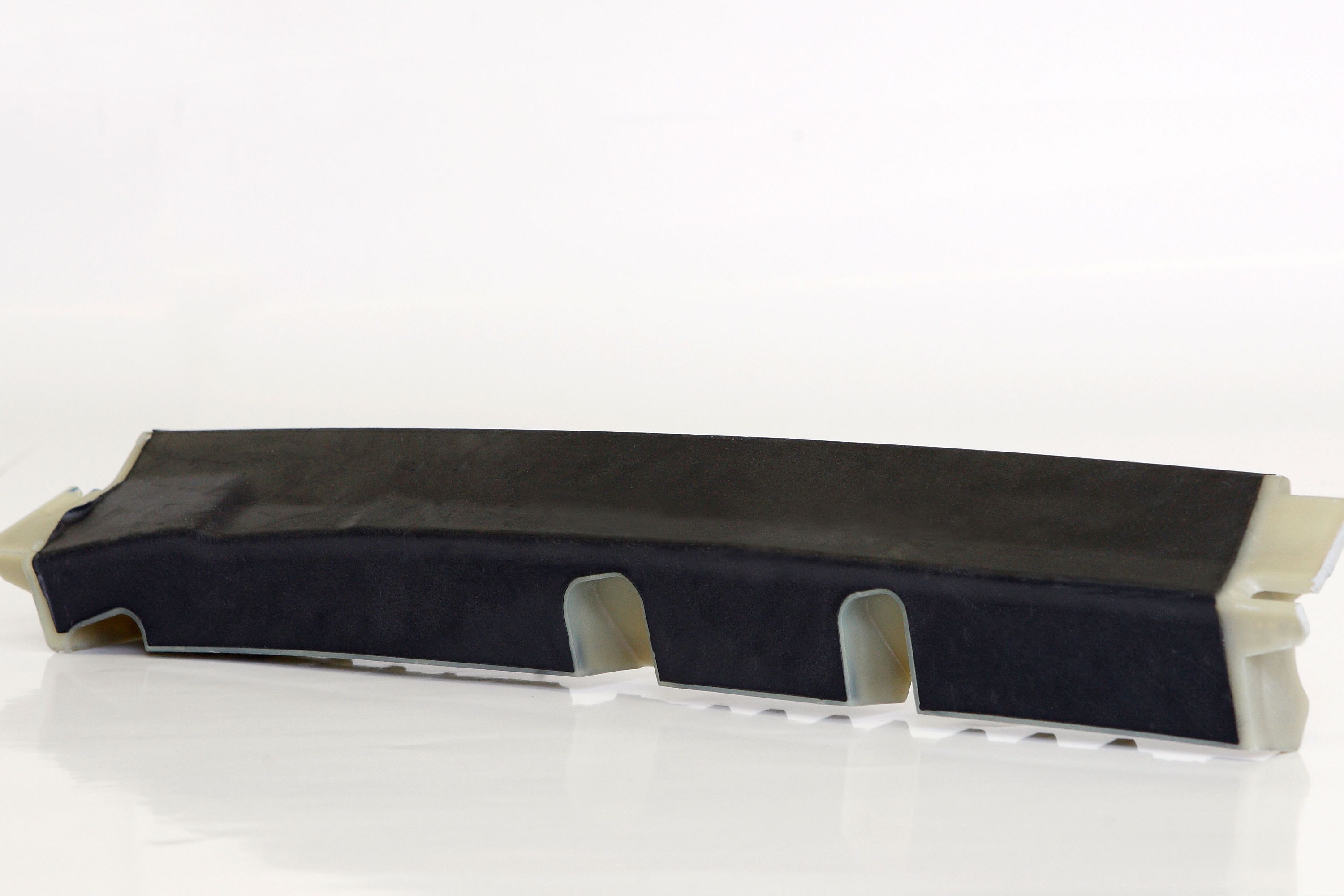 用于碰撞性能的结构插入增强器部分