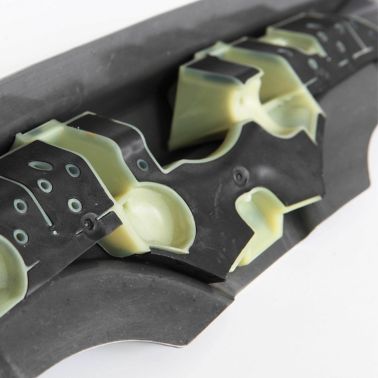 热扩展的SikareInforcer应用在车身腔中显示出烘烤循环