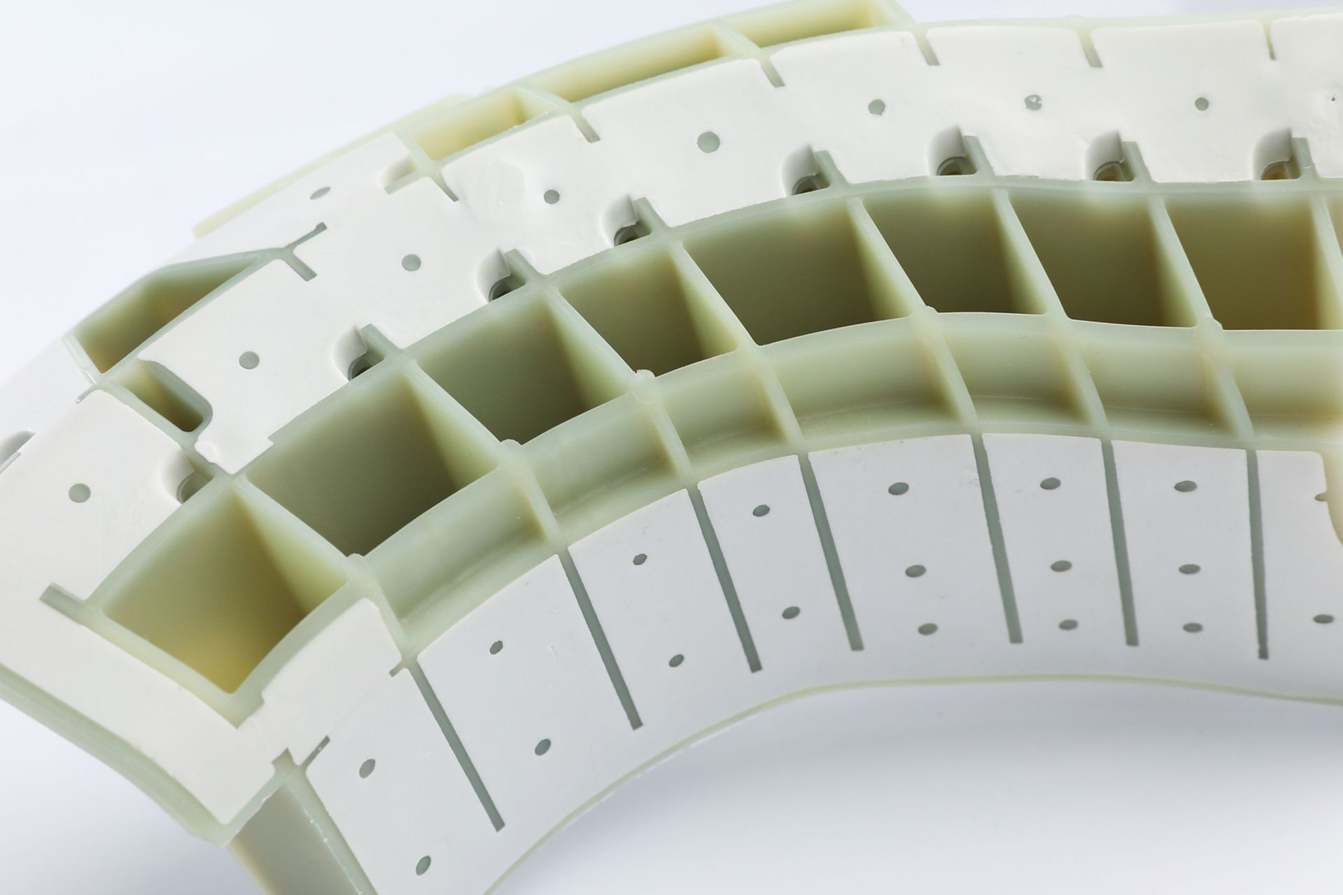 结构插入钢筋施用用于加强D柱节点