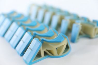 用于本地NVH性能的结构插入增强器应用