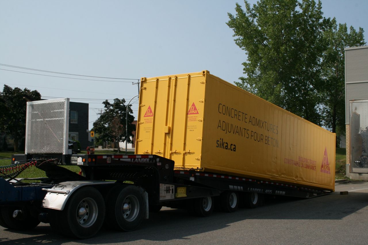 锡卡黄色卡车混合