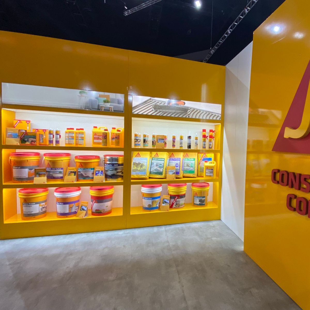 Ayol mushukining porno tasodifiy chaqnashlari