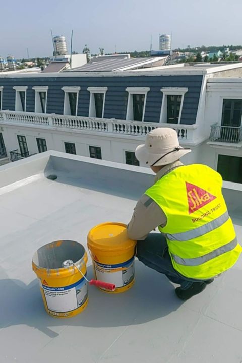 Mái sân thượng của bạn có xu hướng thấm nước khi trời mưa? Đừng lo, hãy xem hình ảnh để tìm hiểu giải pháp chống thấm sàn mái sân thượng chắc chắn, đảm bảo ngôi nhà của bạn luôn khô ráo và an toàn.