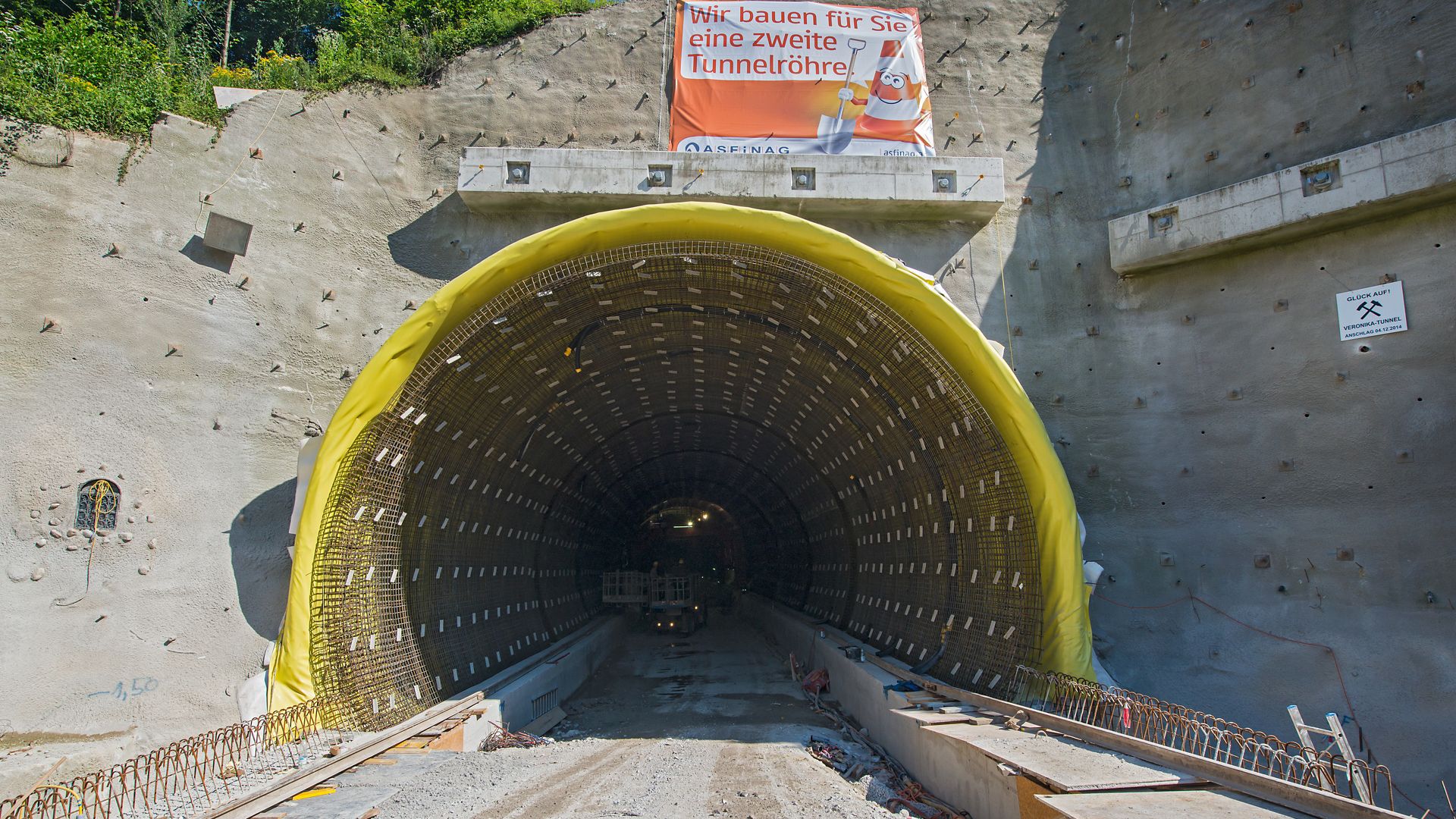 12.000 m2 Abdichtung für die Tunnelkette