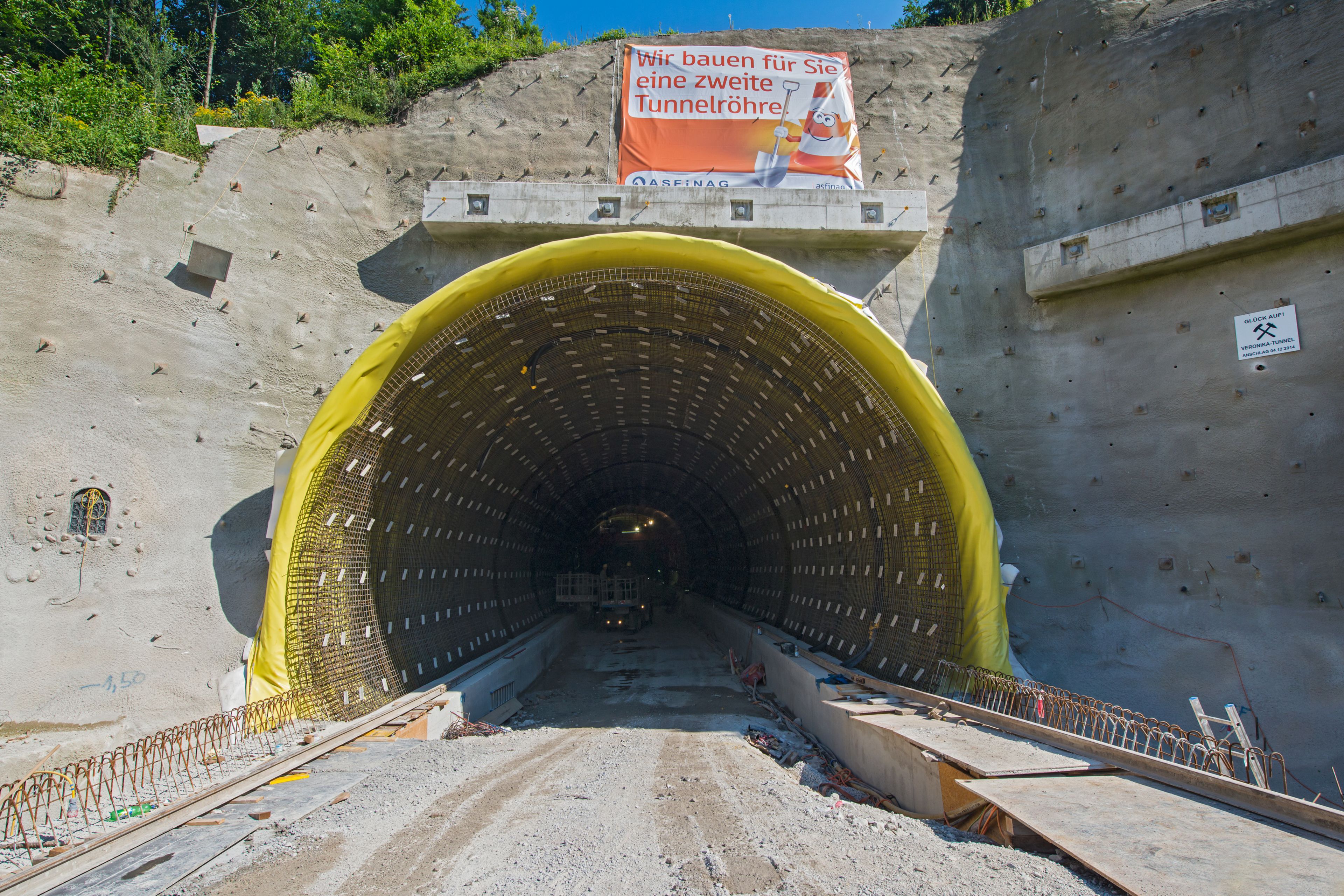 12.000 m2 Abdichtung für die Tunnelkette