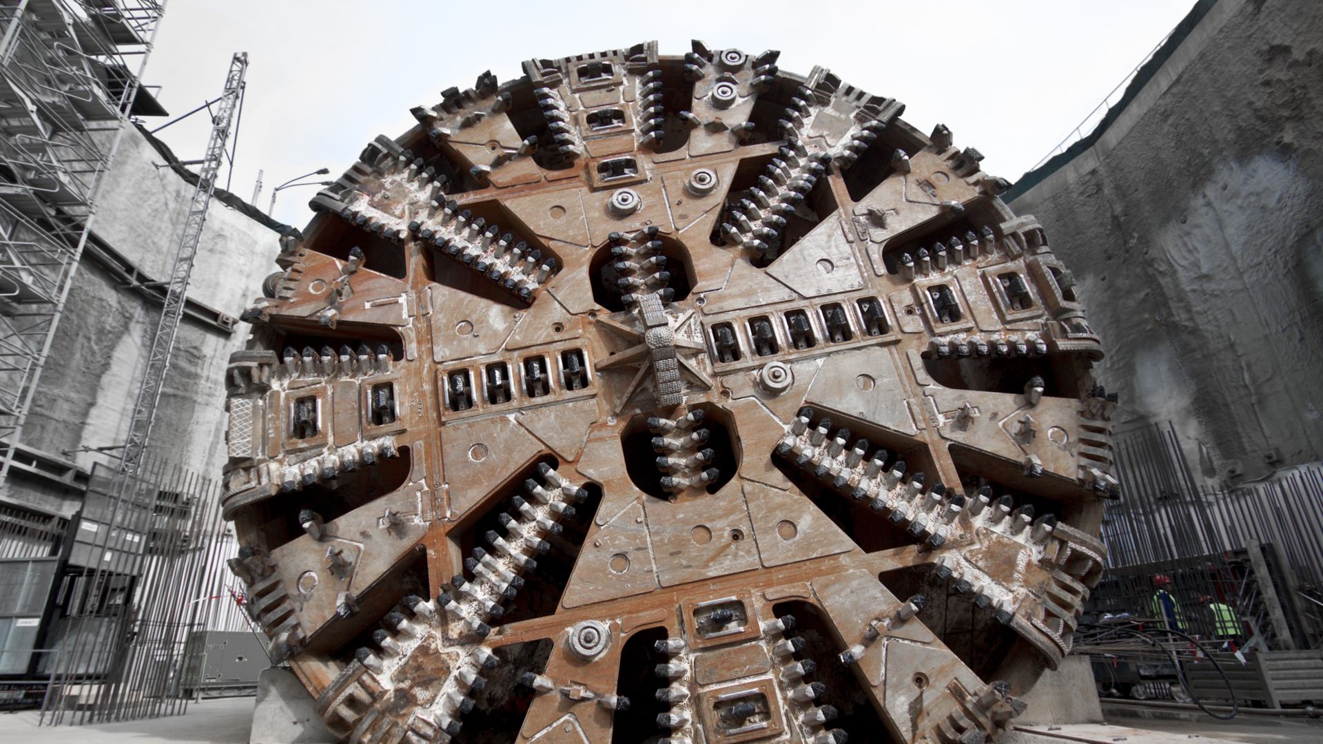 Tunnel boring machine cutter head