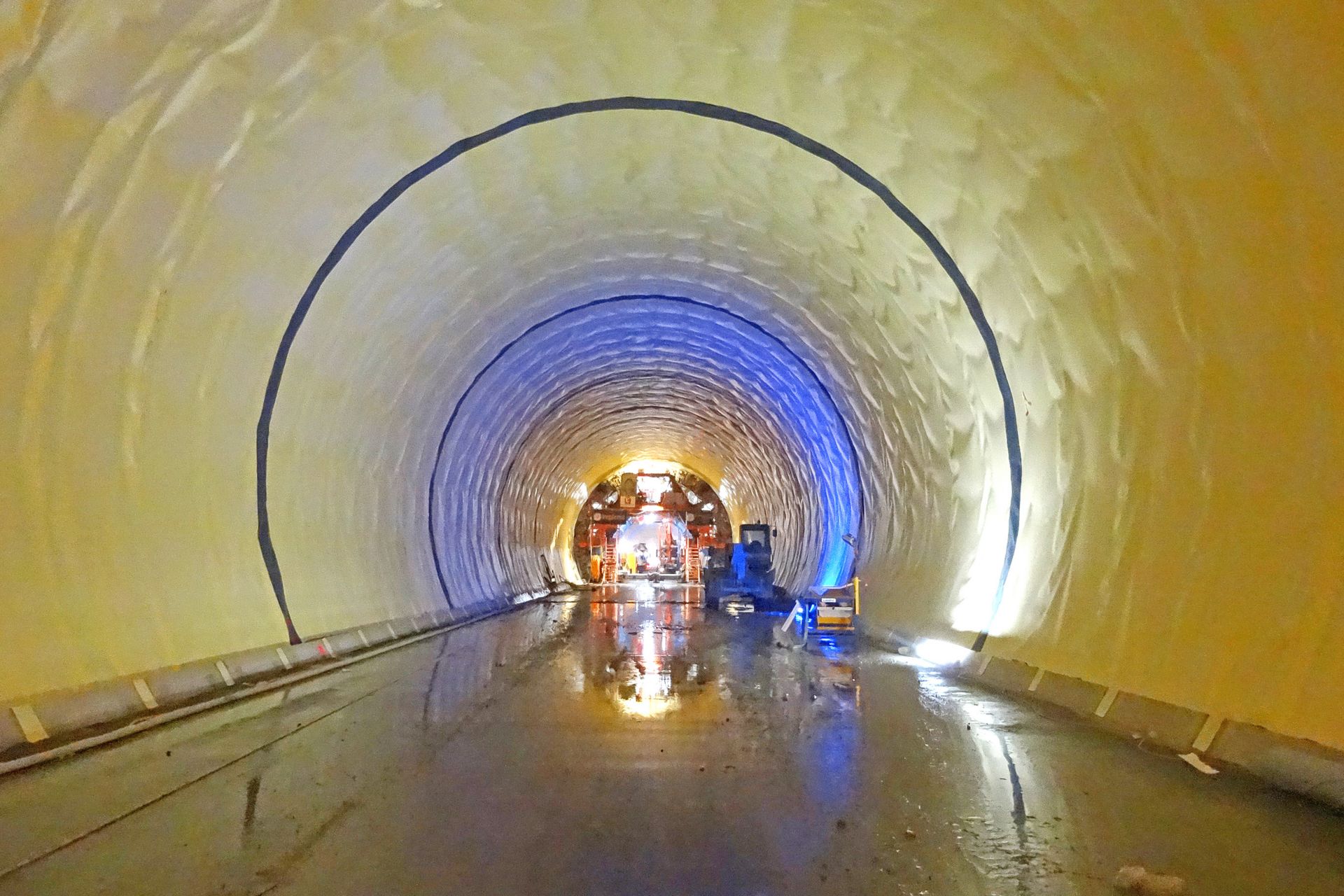Bözberg-Bahntunnel Schinznach/Effingen, Drainiertes System (Regenschirmabdichtung)
