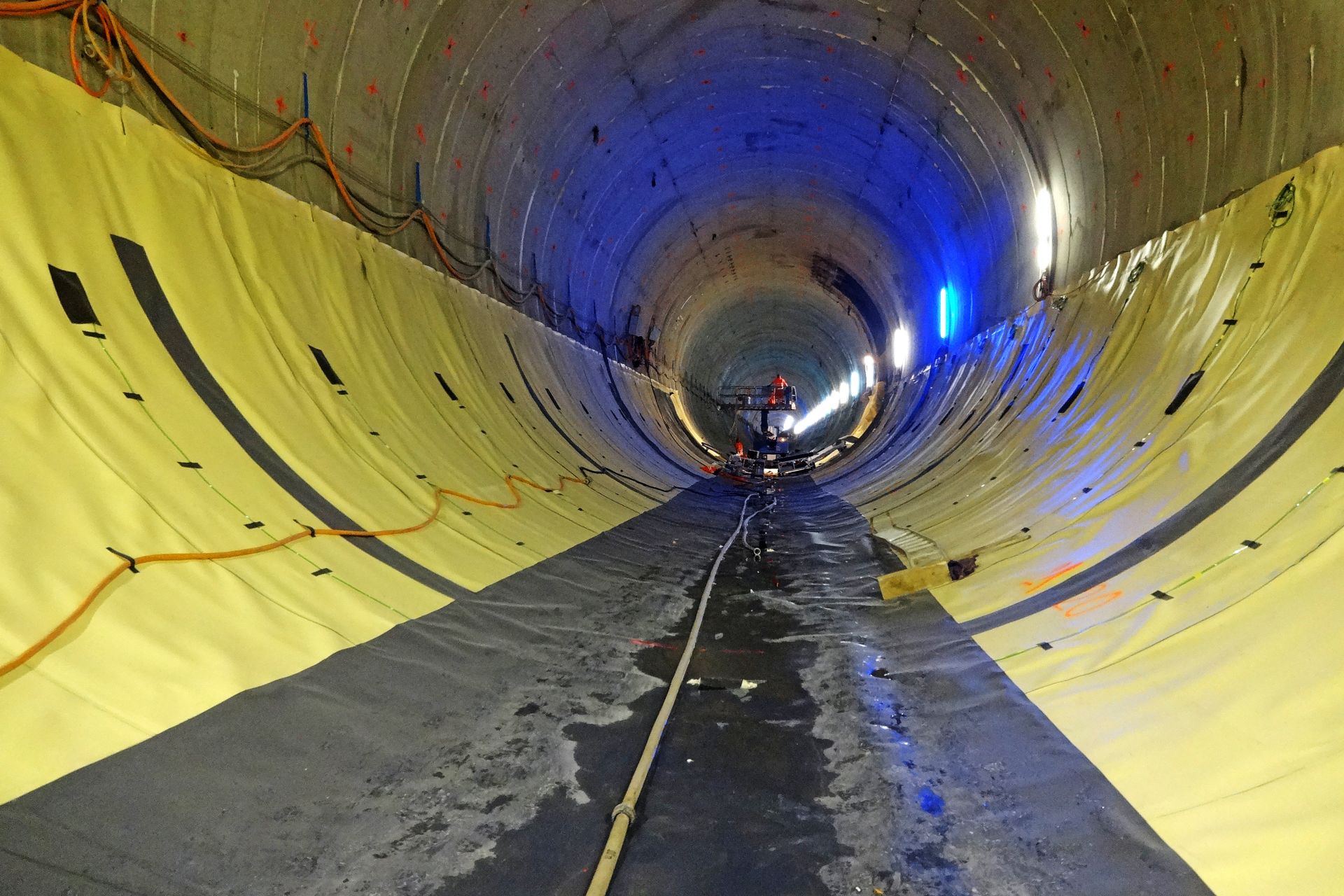 Bözberg-Bahntunnel Schinznach/Effingen, Abdichtung Sohle im主动控制系统