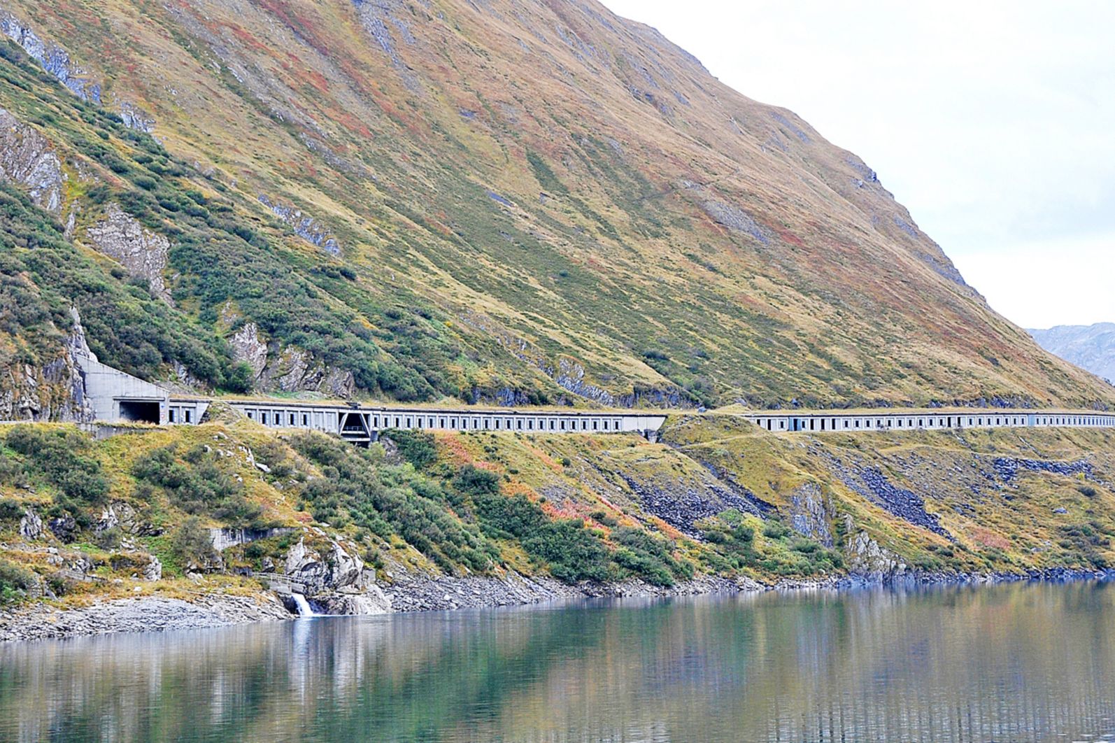 Ansicht Lawinengalerie Scipi Am Lukmanierpass