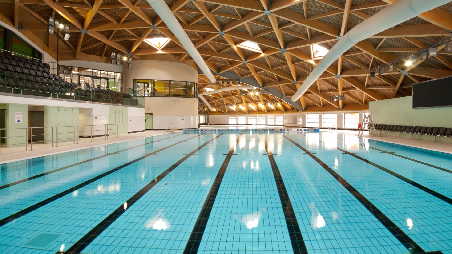 SISTEMAS DE POLIURETANO LIQUIDO PARA PINTAR PISCINAS