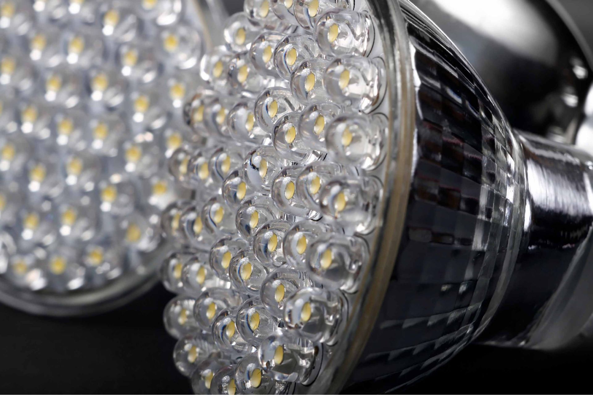 通过盆栽和铸造技术实现的闪电系统