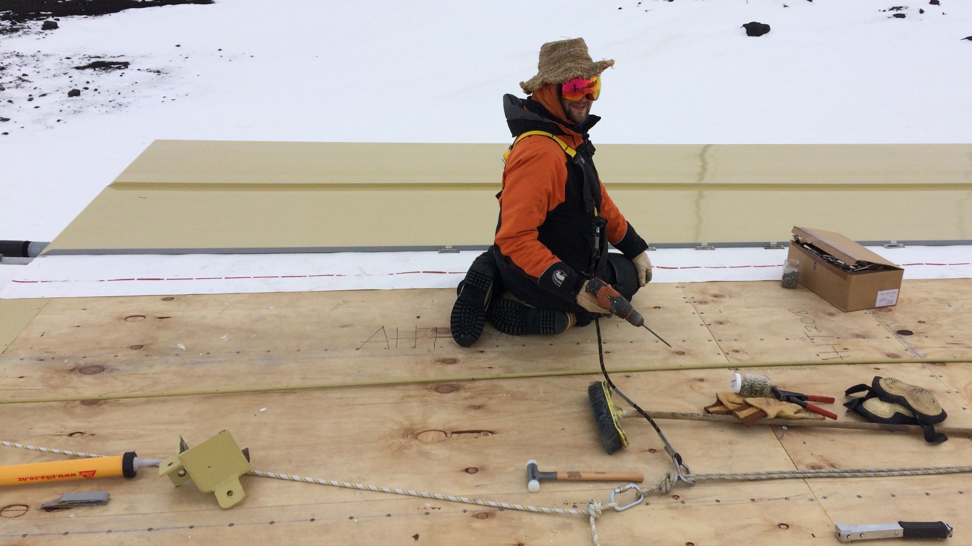 Antarctic Heritage Trust and High performance sealant to stop roof from leaking. Joint sealing.
