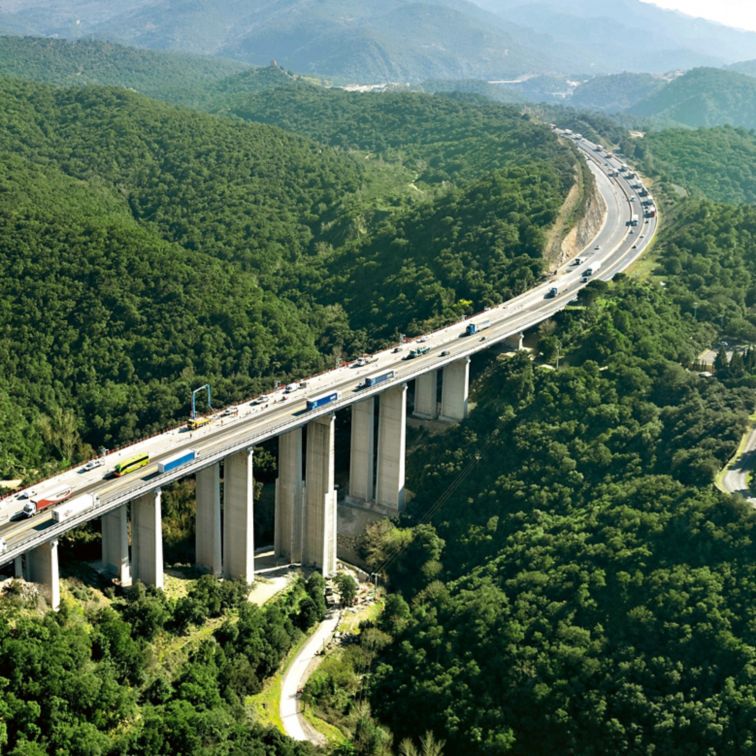 加强可接近的地形中的桥墩总是一个挑战