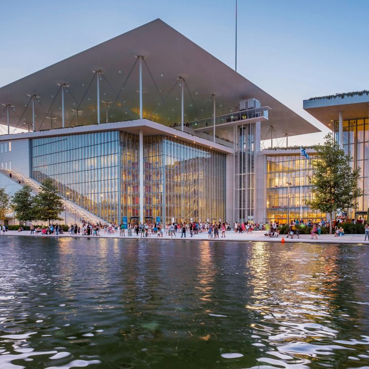 雅典Stavros Niarchos基金会文化中心的运河