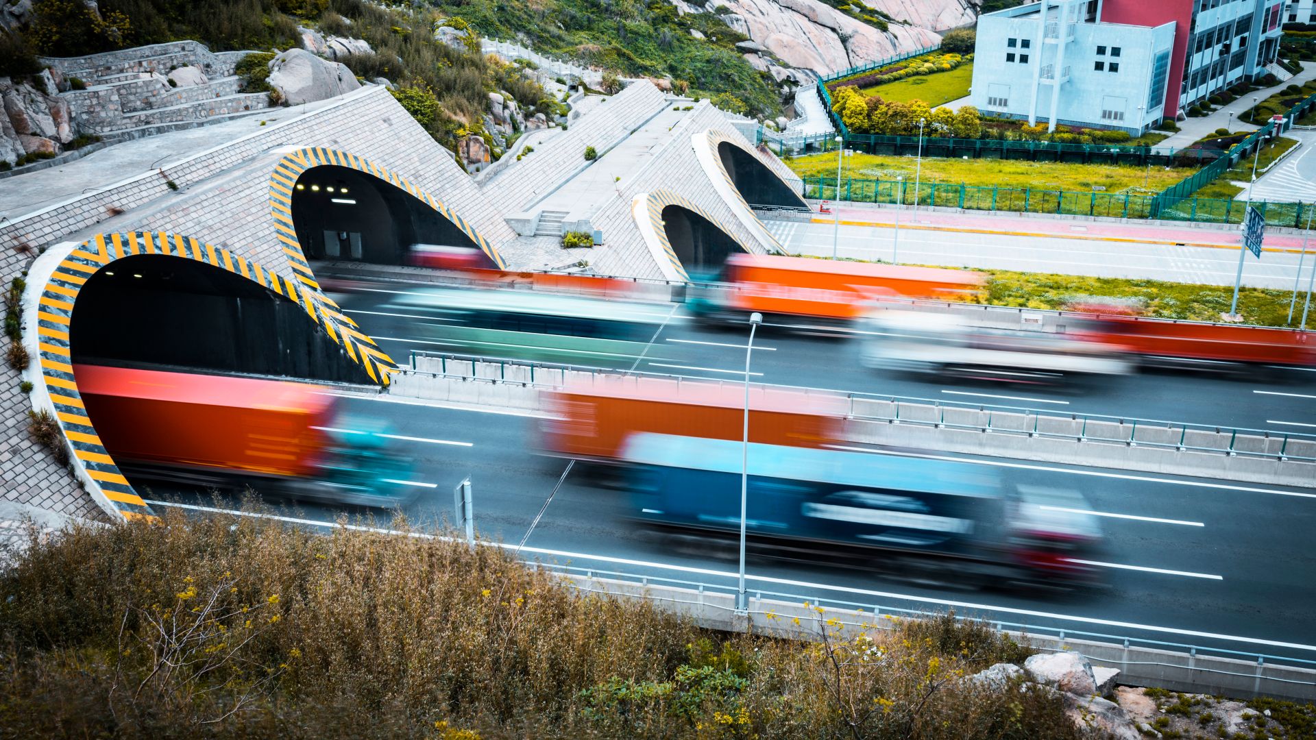 traffic through tunnel