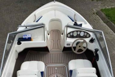 Sikafloor® Marine 595: Motor Boat