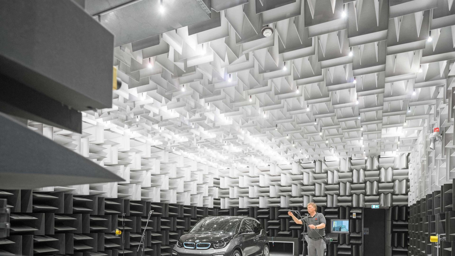  Vehicle acoustic testing on chassis dynamometer in hemi anechoic chamber