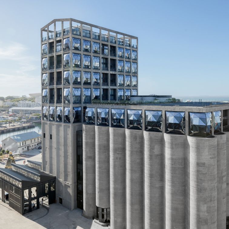 Zeitz Museum of Contemporary Art Africa in Cape Town, South Africa: with the technological expertise of Sika, the old grain silos were transformed into a new landmark of Cape Town.