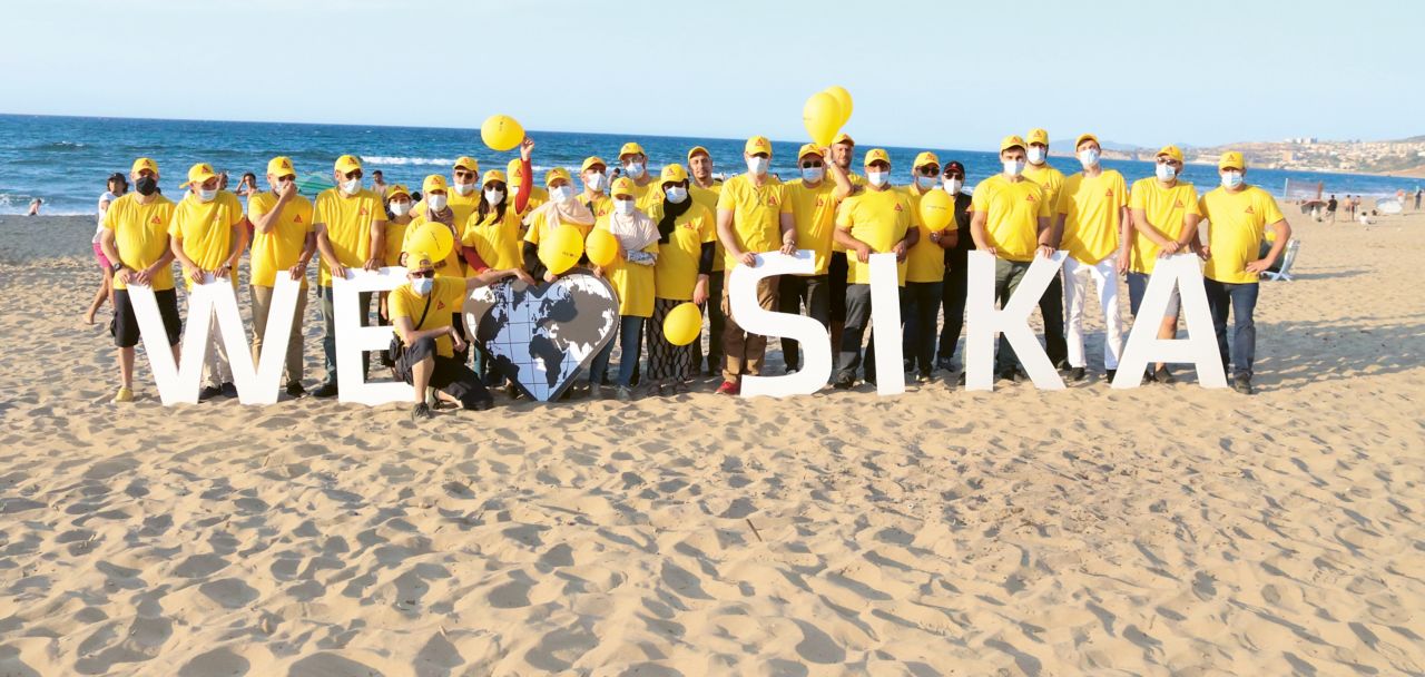 SikaDay in Algeria: WeAreSika Team after beach cleanup