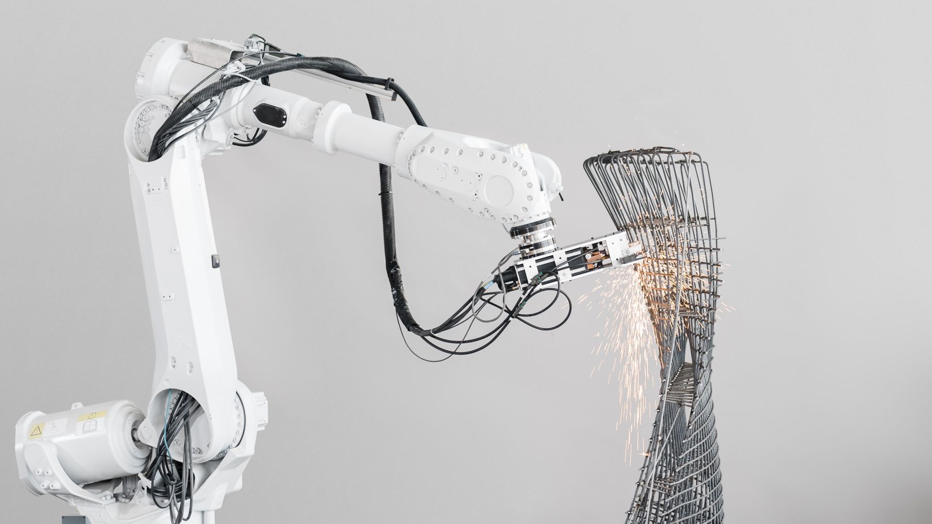 World’s first robot-assisted technology that allows complex reinforced concrete structures to be produced without formwork