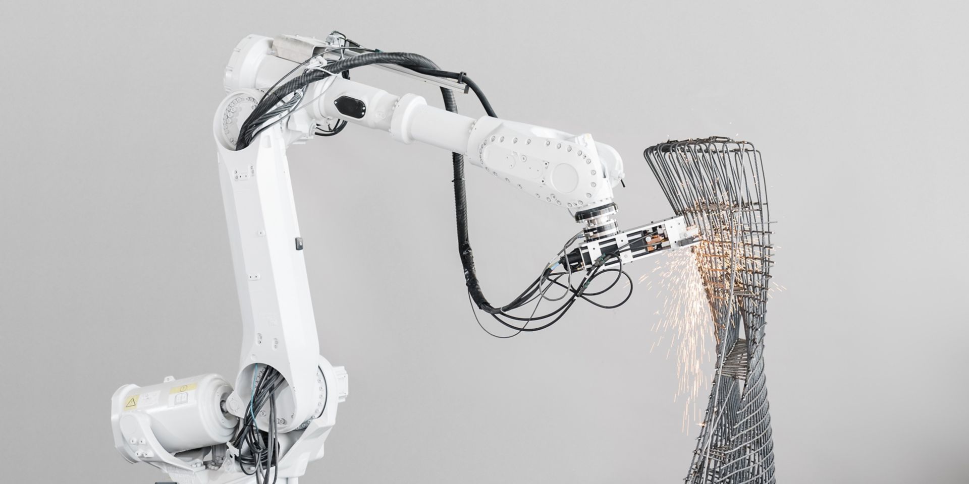 World’s first robot-assisted technology that allows complex reinforced concrete structures to be produced without formwork