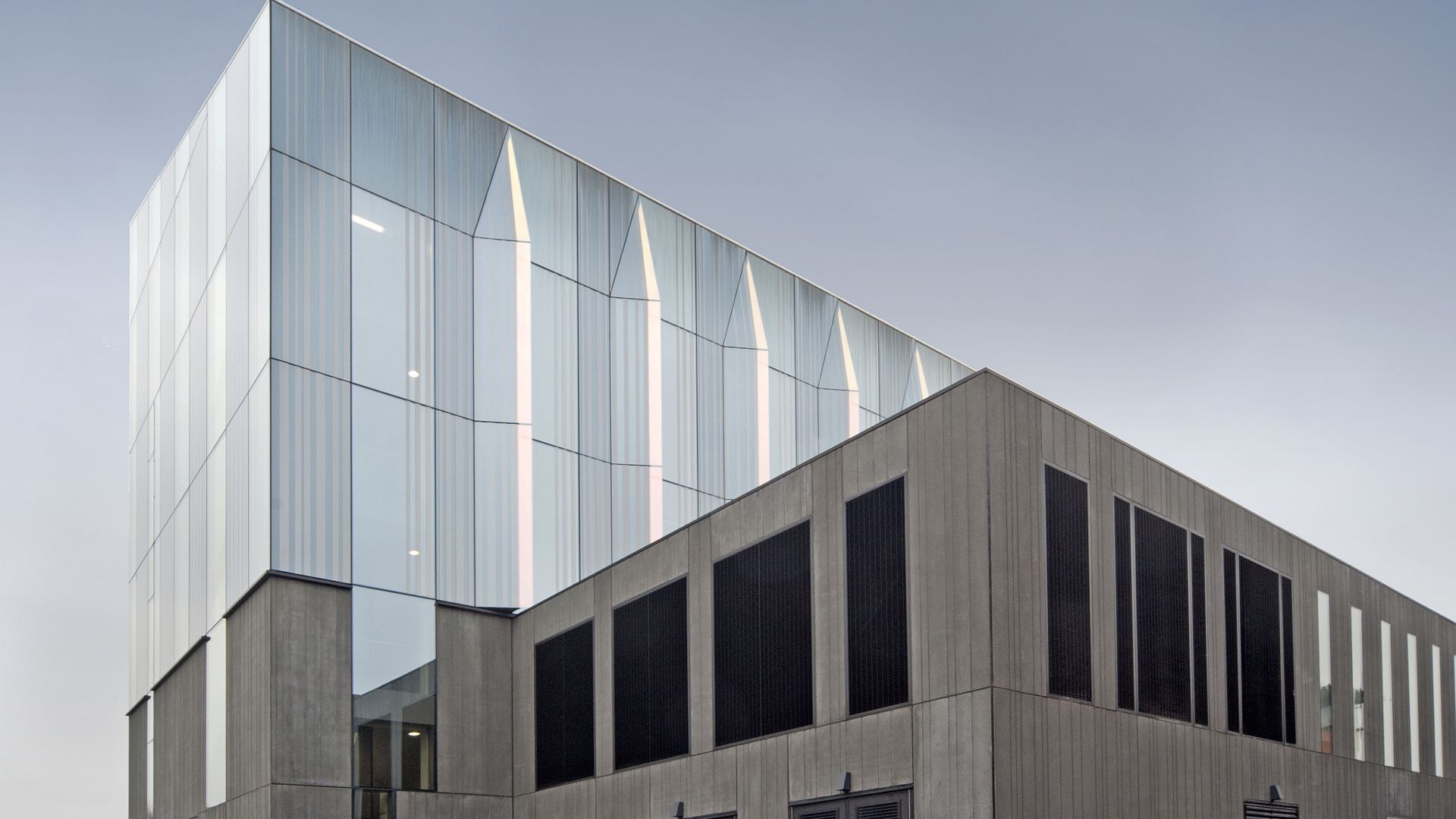 Architectural concrete facade of Manchester Metropolitan University produced with Sika concrete admixtures