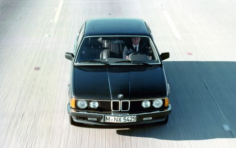 The adhesive Sikaflex was used for the windscreen of the BMW 7 series of the late 80's