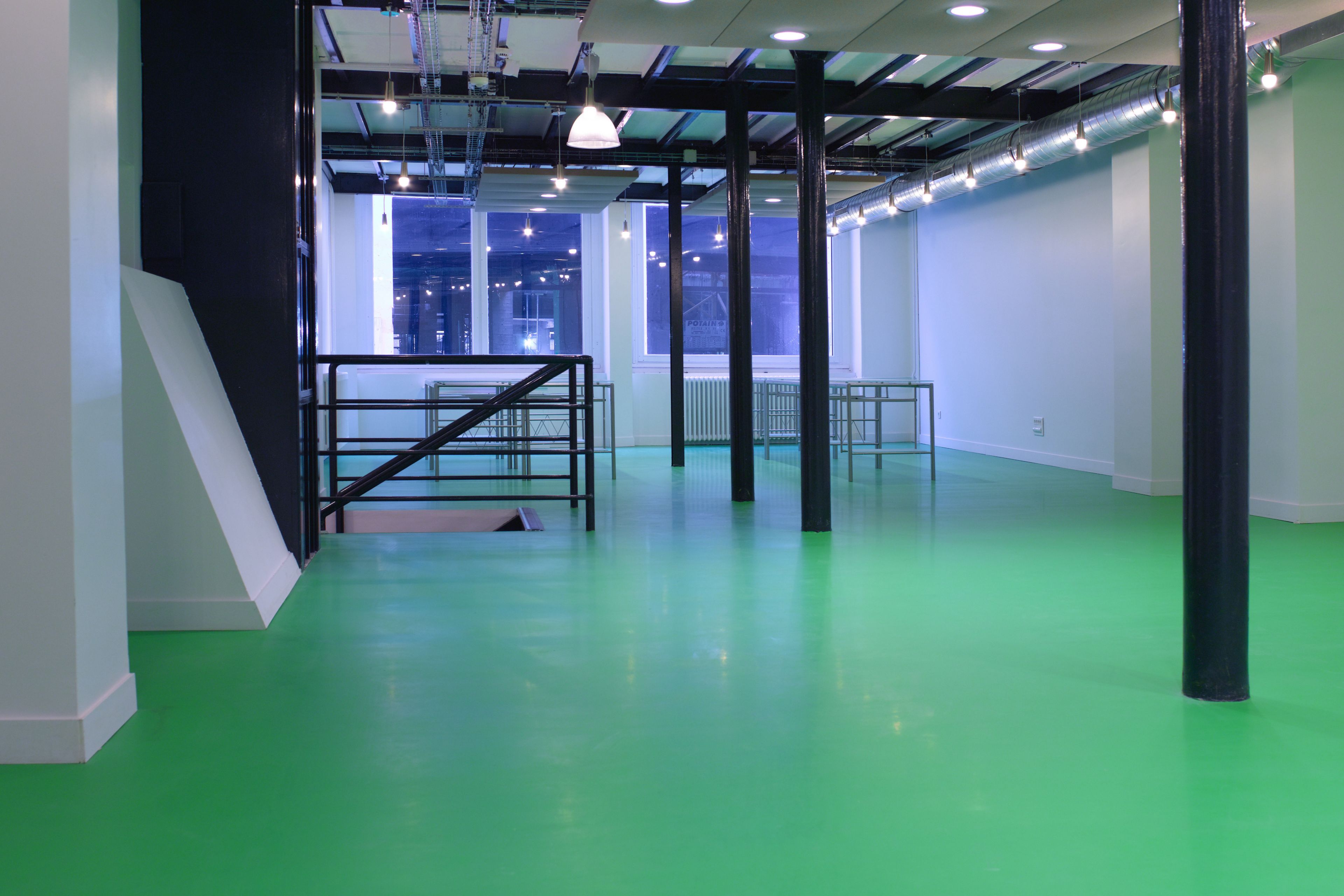 巴黎27号企业孵化器楼层