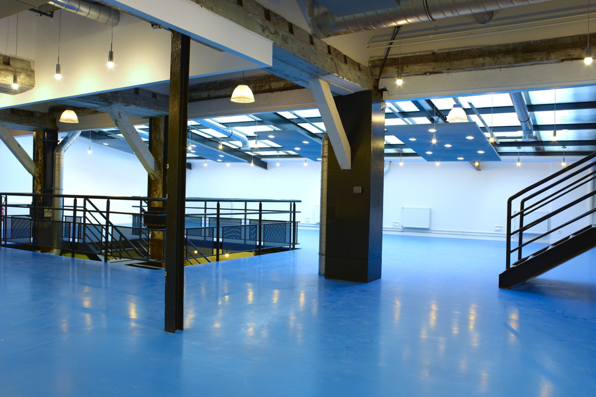 巴黎27号企业孵化器楼层