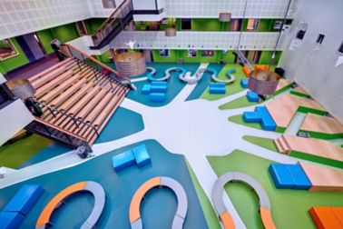 Sika ComfortFloor® blue and green floor at Revius Lyceum school lobby in Netherlands