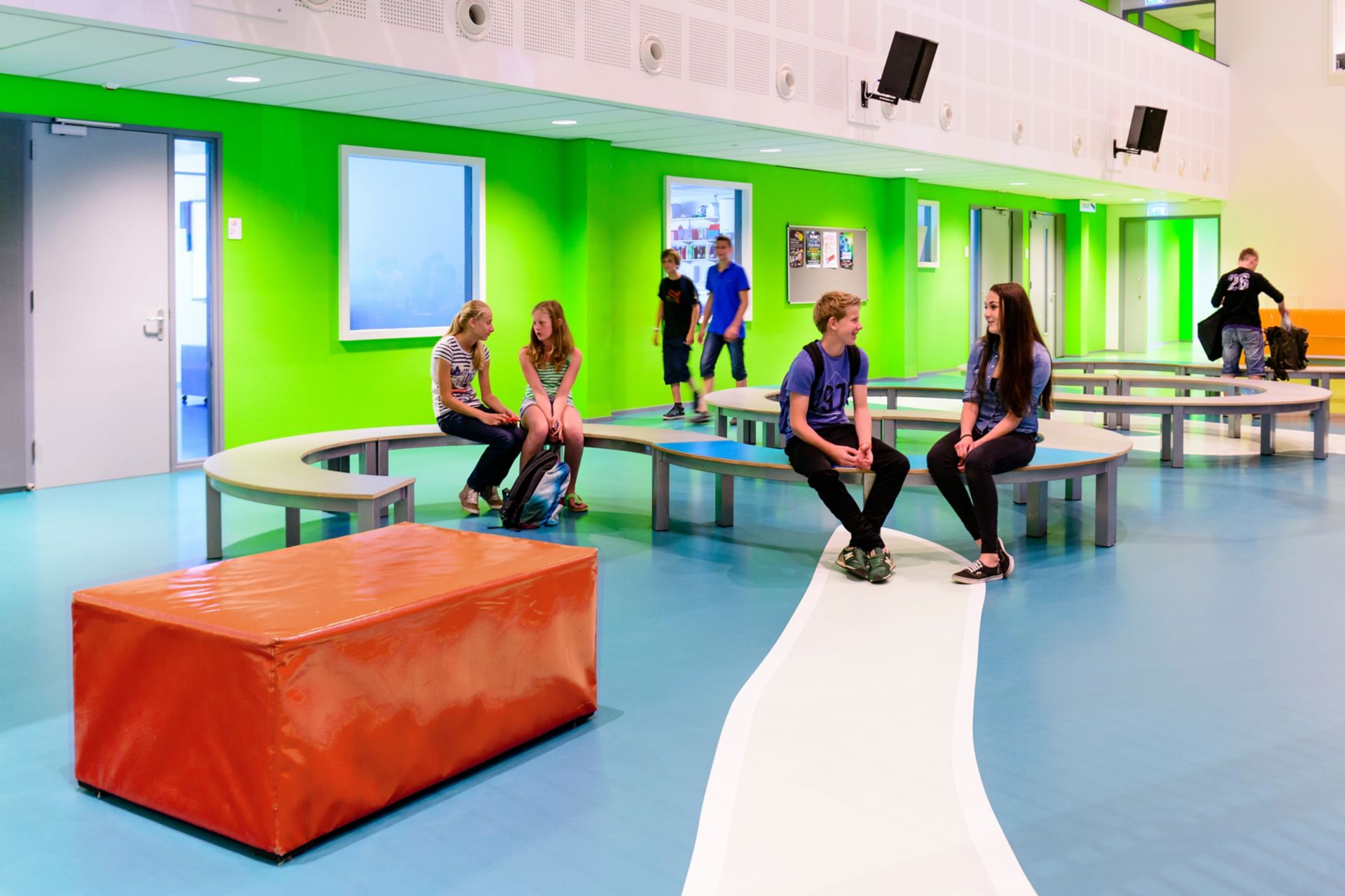 Sika ComfortFloor® blue floor at Revius Lyceum school lobby in Netherlands