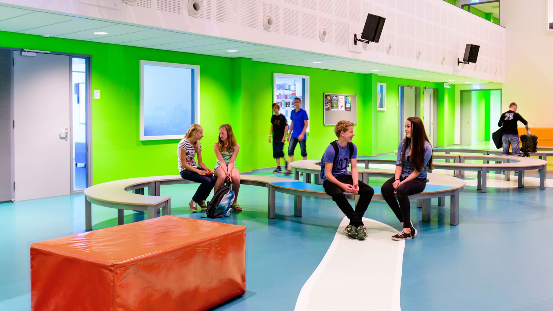 Sika ComfortFloor® blue floor at Revius Lyceum school lobby in Netherlands