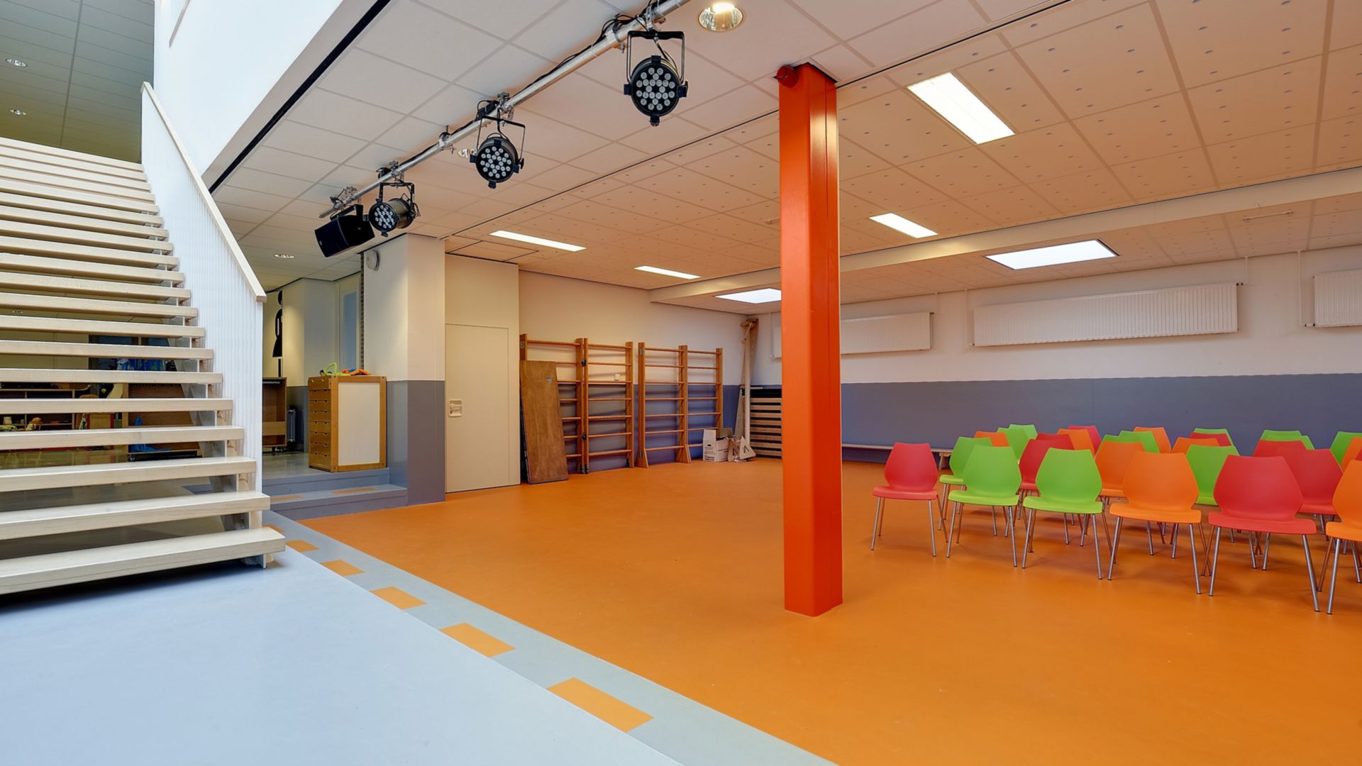 Sika ComfortFloor® orange floor at school in Netherlands
