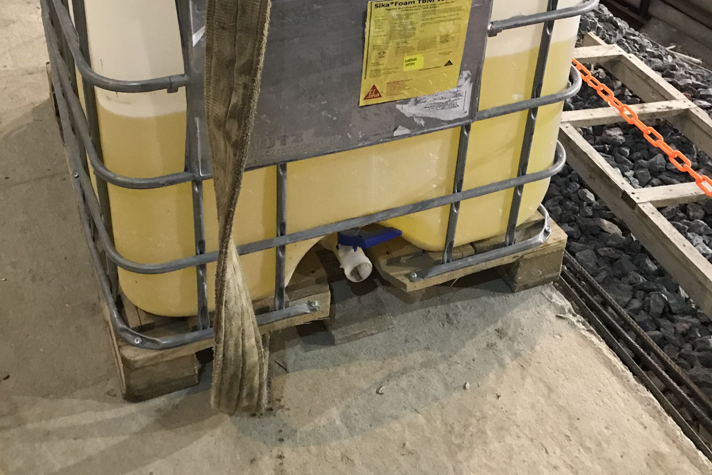 阿根廷隧道Arroyo-Vega隧道的混凝土混合物