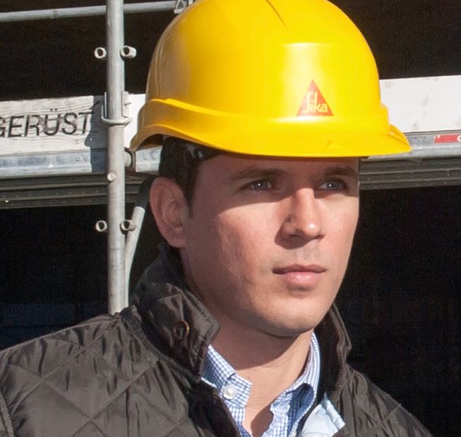 康拉德·纳布尔兹（Conrad Nabholz）