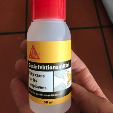 瑞士为员工提供洗手液