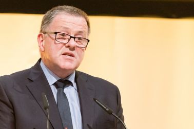 德克兰·卡罗尔，西卡爱尔兰总经理，在2018年年度股东大会上