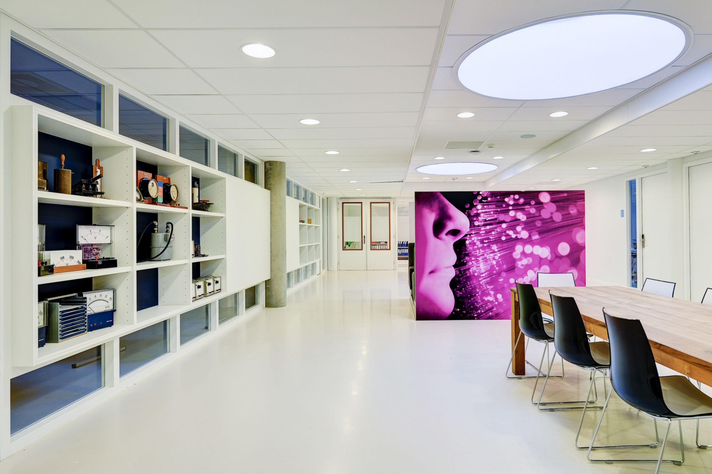 Decorative white floor made with Sika ComfortFloor system at Aloysius College in Hilversum, Netherlands