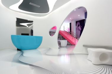 中国深圳卡里姆拉希德设计院采用西卡舒适地板系统制作的白色装饰地板