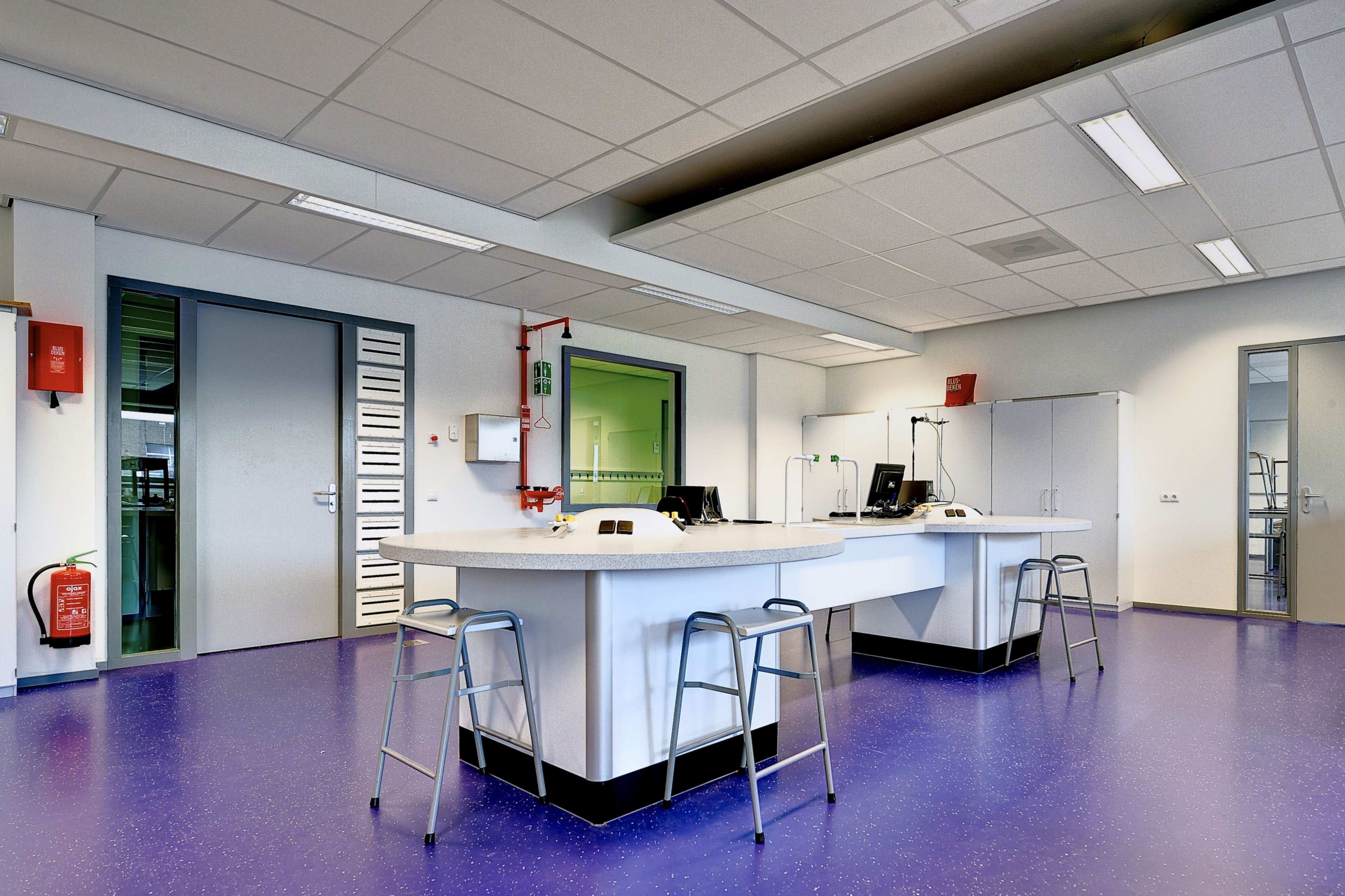 Colorful decorative floor made with Sika ComfortFloor system in Revius Lyceum School in Netherlands