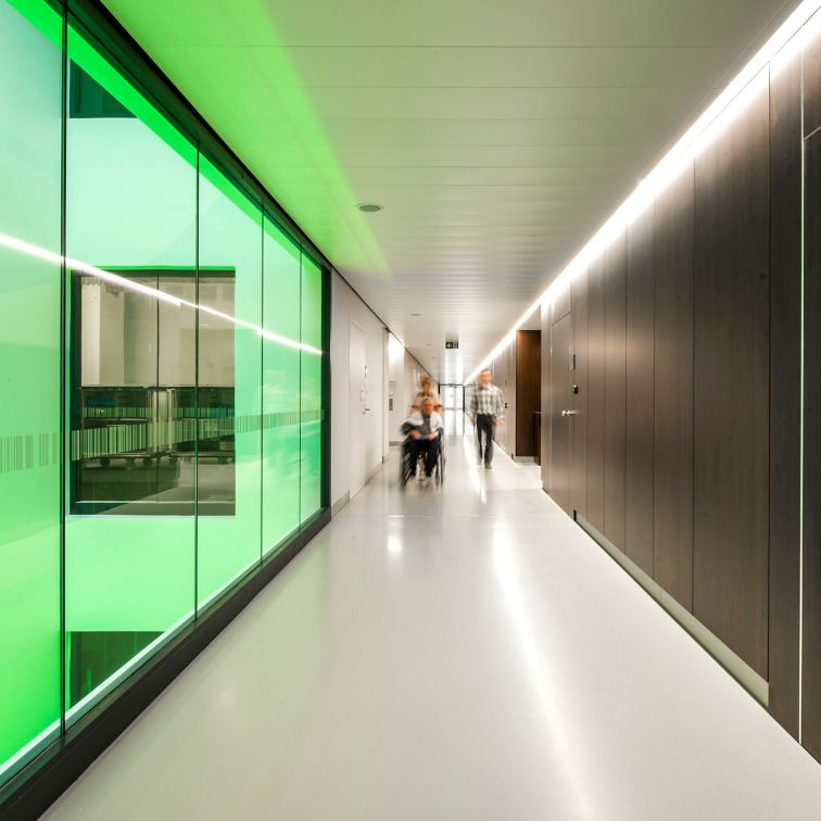 Corridor with Sika ComfortFloor in AZ Groeninge Hospital in Kortrijk Belgium