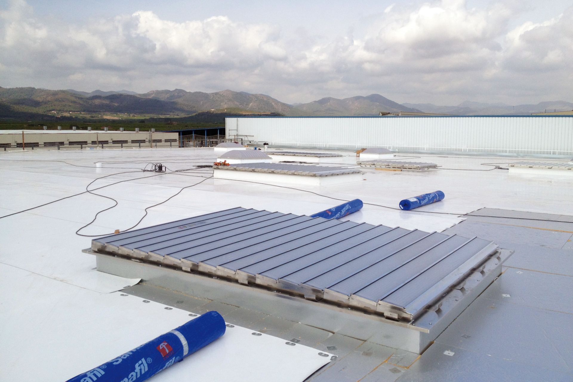 Roofing work at Fruit Packaging House of Frutinter Company