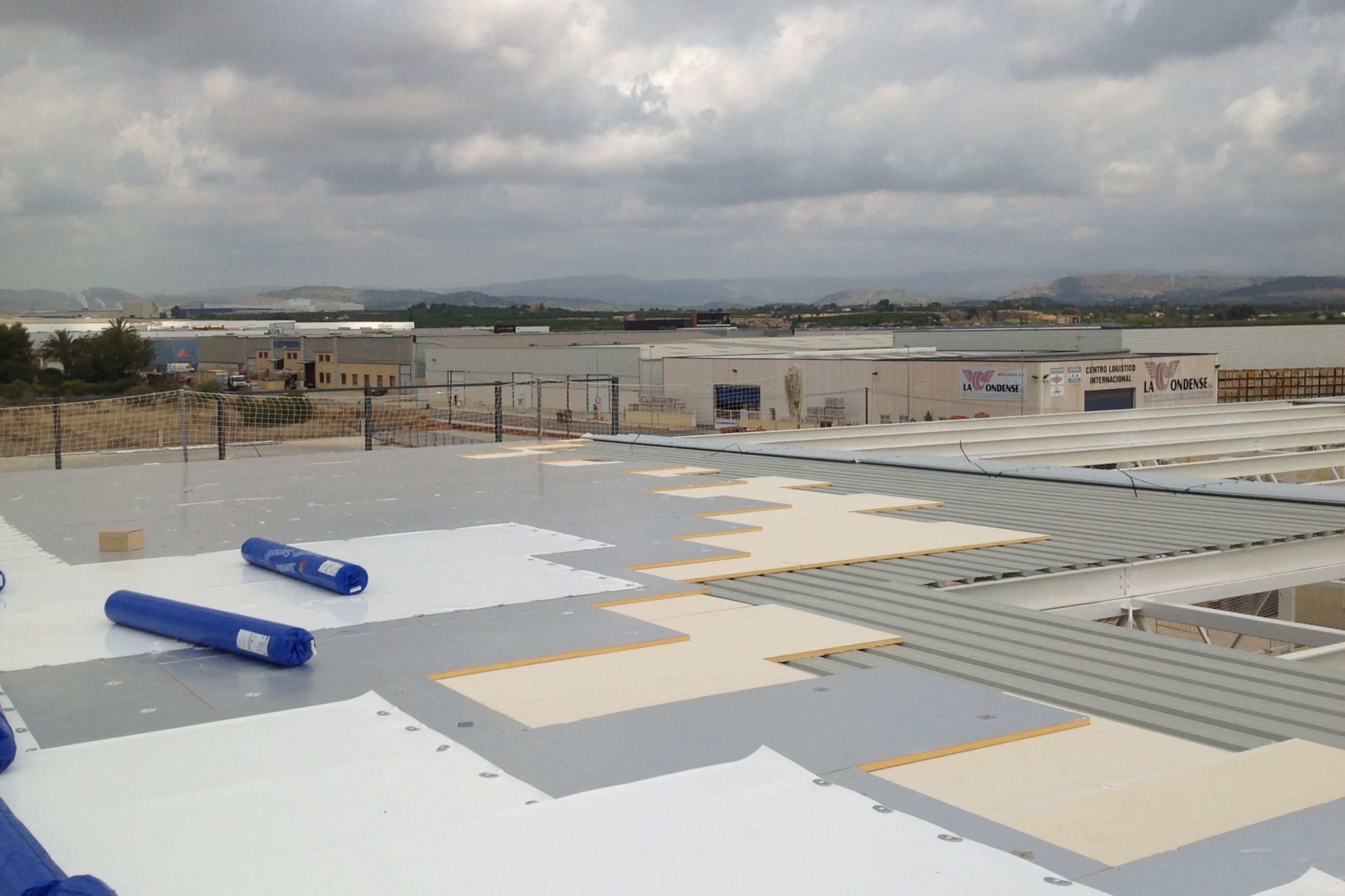 Roofing work at Fruit Packaging House of Frutinter Company