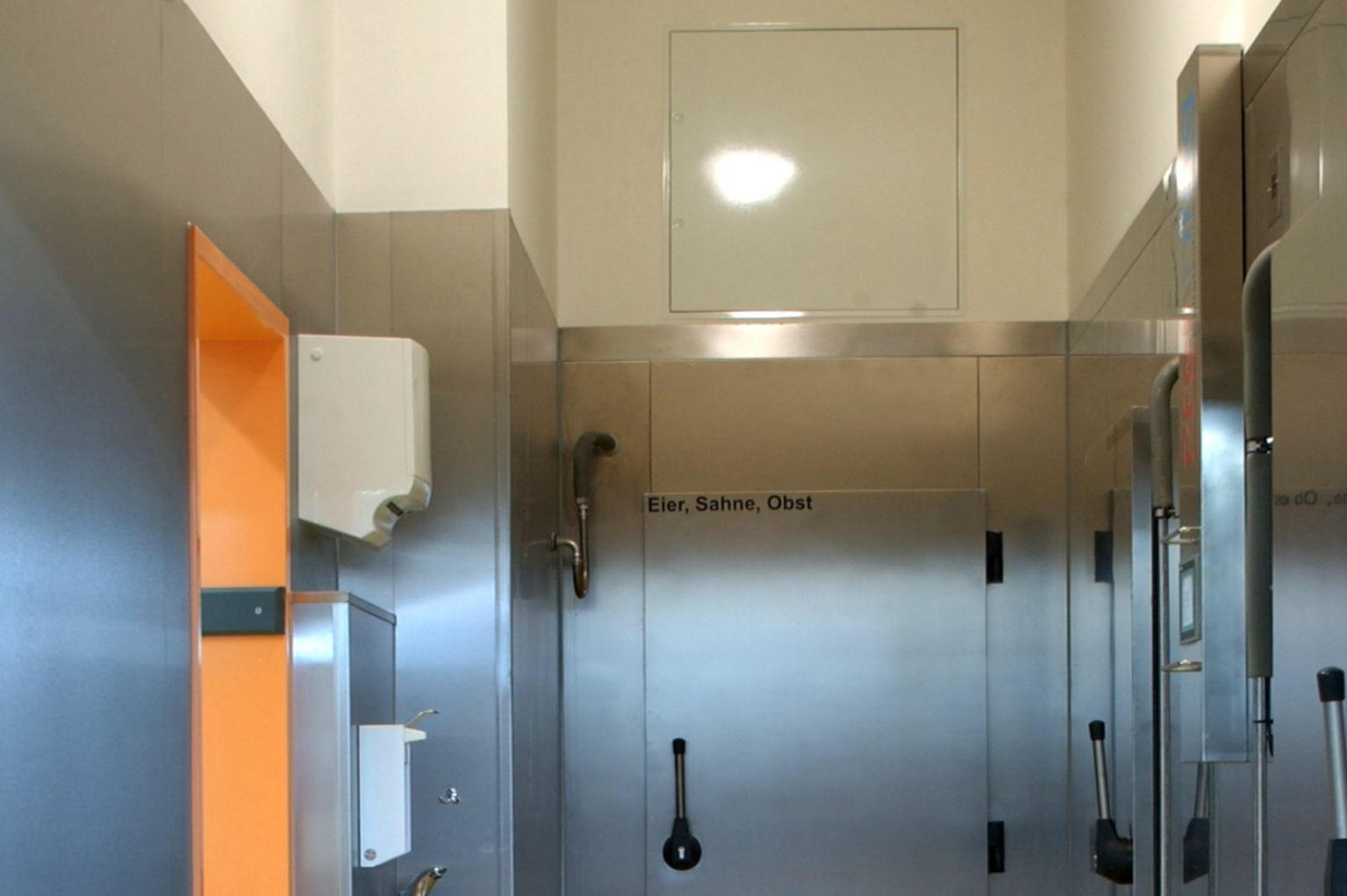 在德国夹格烘焙的卫生地板系统