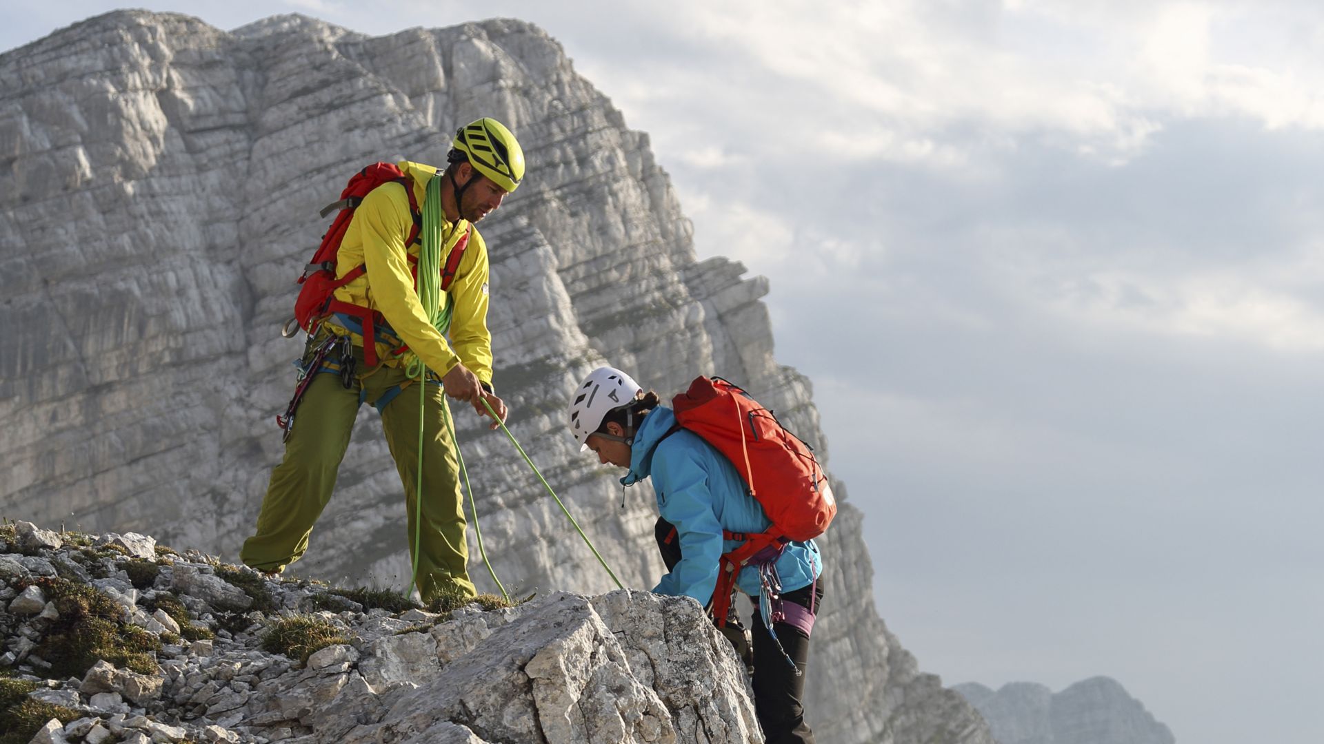 3 Mountaineers climbing