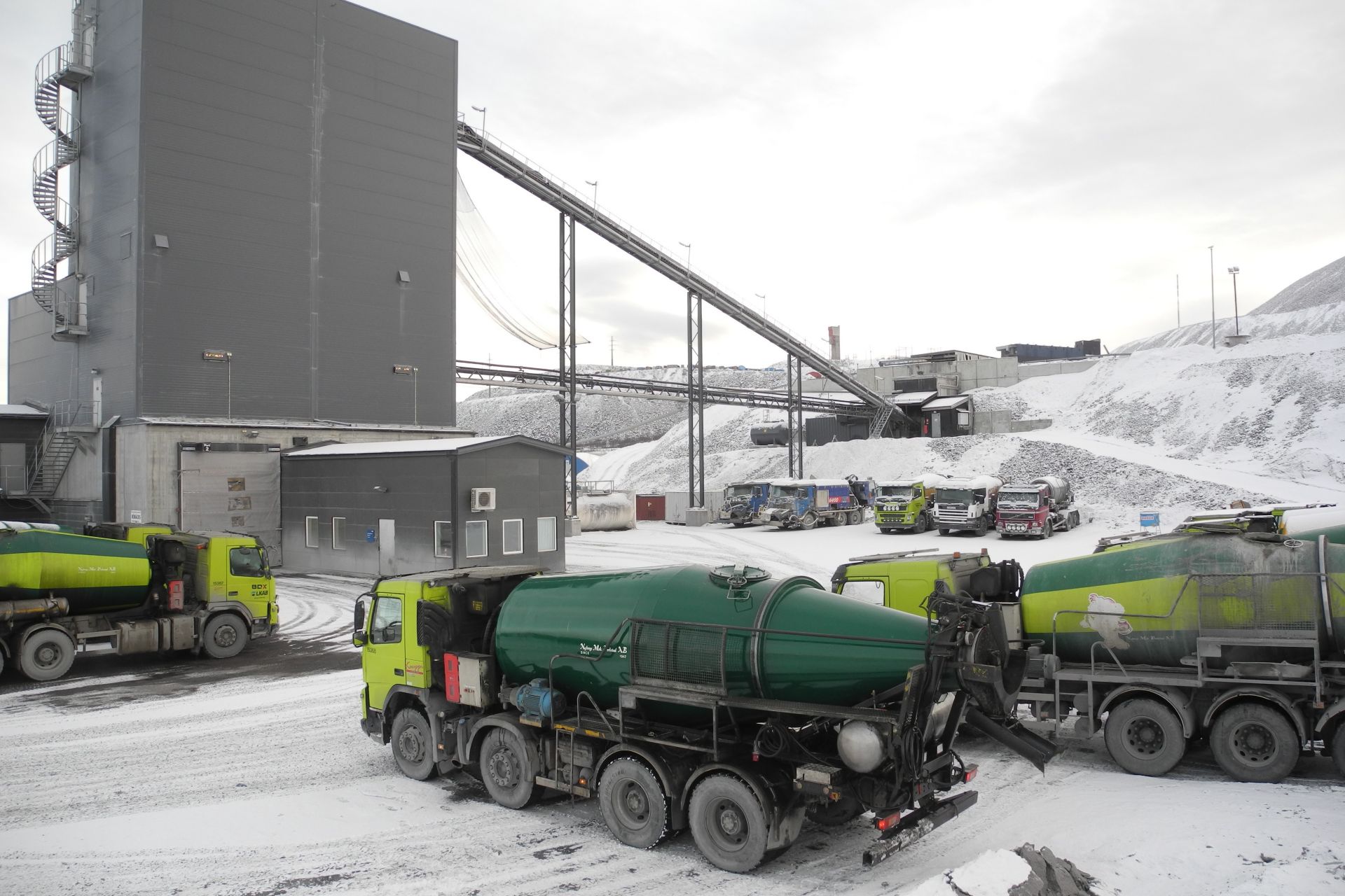 用于喷涂混凝土和其他混凝土应用的表面批量设备